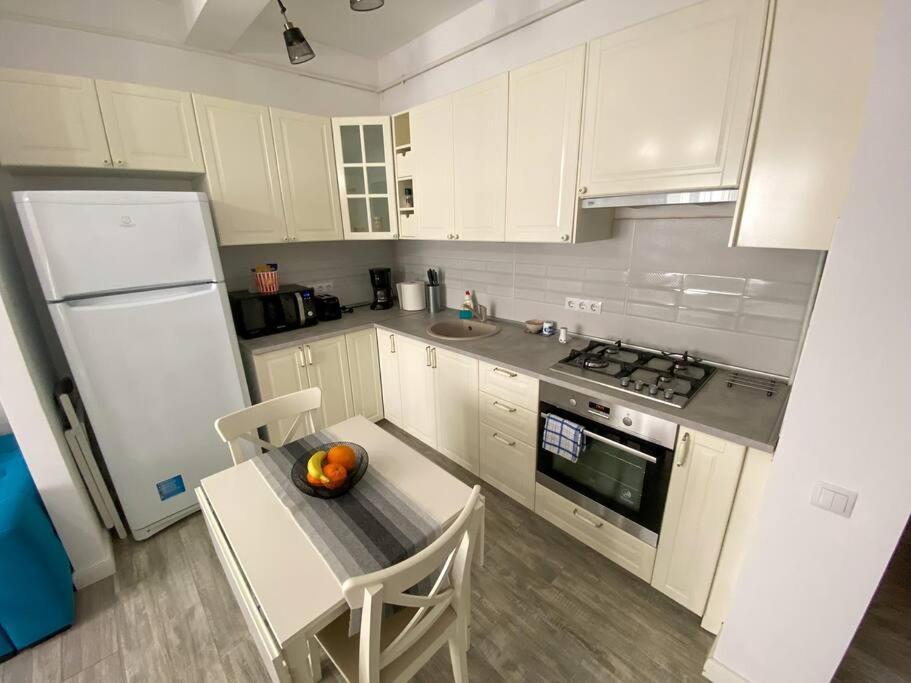 Cozy Central Apartment With 2 Rooms Bükreş Dış mekan fotoğraf